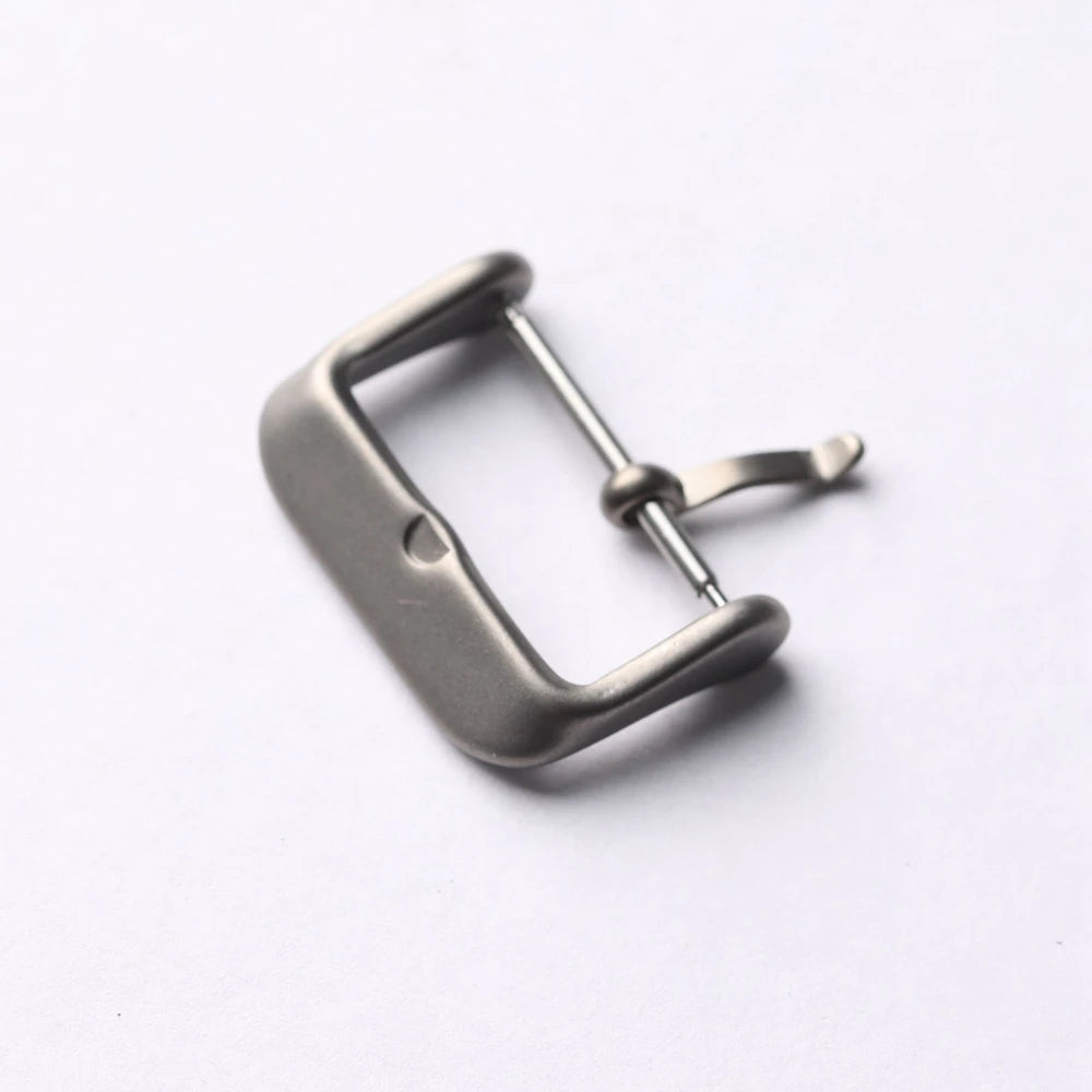 Fibbia in titanio ad alta resistenza 18MM 20MM, fibbia non in acciaio inossidabile, fibbia opaca spazzolata, accessori fibbia per cinturino in vera pelle