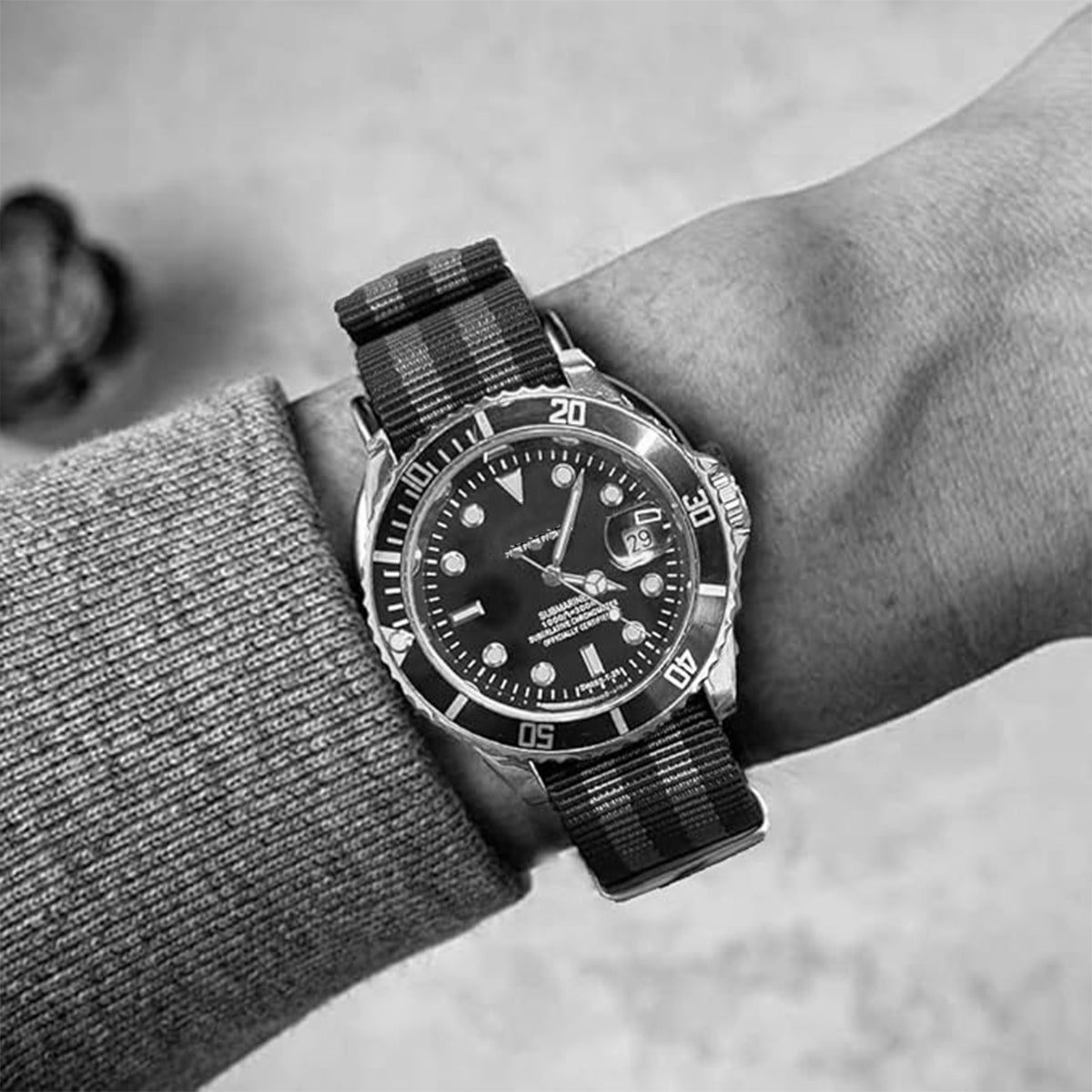 Masar Bracelet de montre Nato Noir 2 Bandes Grise James Bond