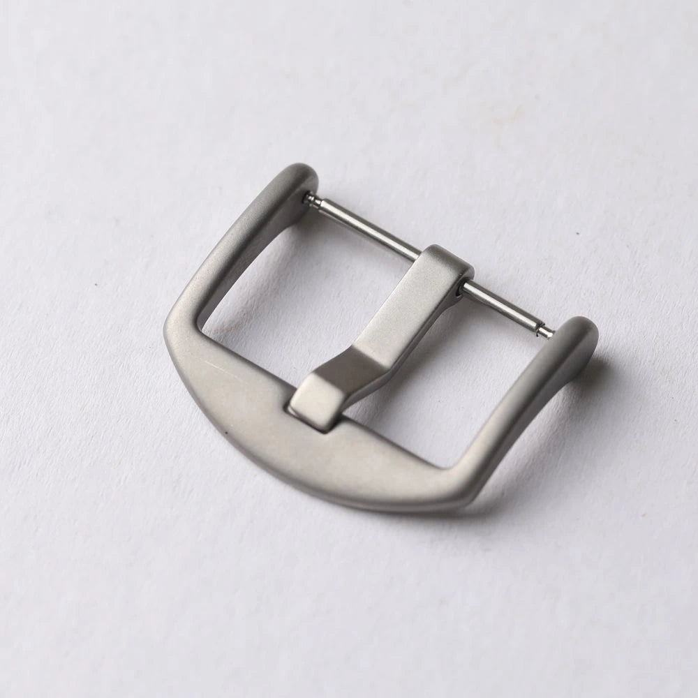 Fibbia in lega di titanio di alta gamma, 20MM 22MM 24MM, fibbia in titanio stile Vintage, adatta per cinturini in gomma e pelle