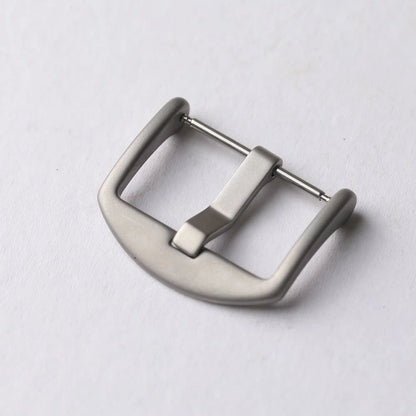 Fibbia in lega di titanio di alta gamma, 20MM 22MM 24MM, fibbia in titanio stile Vintage, adatta per cinturini in gomma e pelle