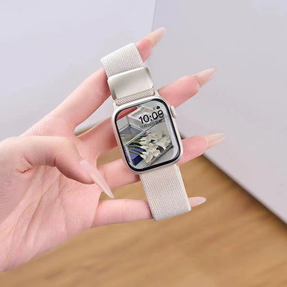 Cinturino intrecciato in Nylon per Apple Watch, 42, 46, 45, 44, 49mm, 38, 40, 41, magnetico, iWatch serie 11, 10, 9, 7, 8, 6, SE, Ultra 3/2/1