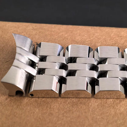 SEIKO SKX007/SKX009 Taucheruhr, spezieller Ersatz mit einem 22mm massiven Edelstahlarmband mit fünf gebürsteten Gliedern