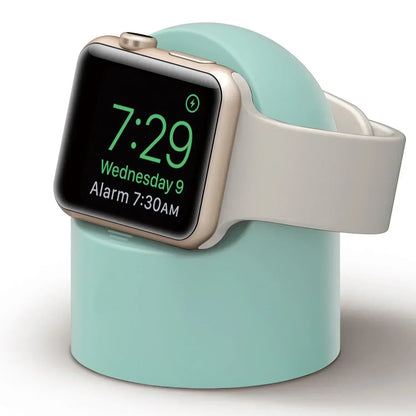 Supporto per caricabatterie Apple Watch Series Ultra/8/SE2/7/6/SE/4/3 49mm/45mm/44mm/42mm/41mm/40mm/38mm, Modalità Comodino in Silicone Resistente
