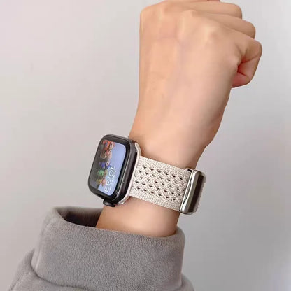 Bracelet magnétique en nylon pour Apple Watch, compatible avec les tailles 40mm, 44mm, 45mm, 46mm, 49mm, 41mm, 38mm, et les séries iWatch SE, 7, 6, 8, 9, 10, Ultra 2