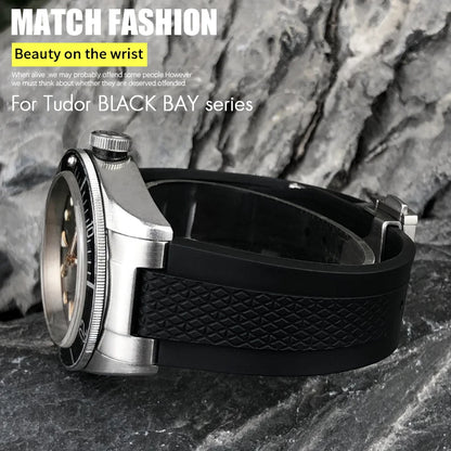 Nuovo cinturino per orologio in morbida gomma naturale FKM con estremità metalliche curve da 22 mm per Tudor 41 mm Black Bay, chiusura deployante, cinturino da uomo
