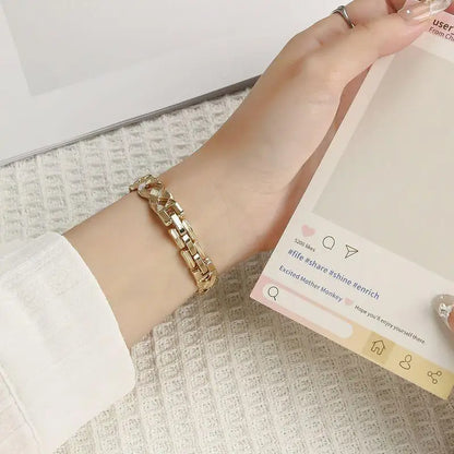 Elegant stainless steel strap for Apple Watch, compatible with sizes 41/40/38/42/44/45/46/49 mm, for iWatch S11 10 9 8 7 6 5
