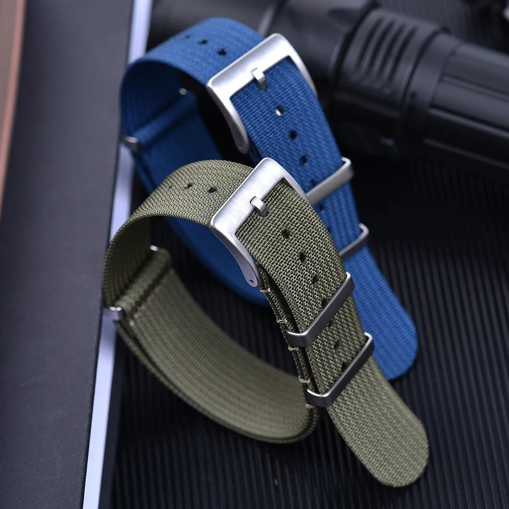 Bracelet en Nylon nervuré à rayures de haute qualité 18mm 20mm 22mm bracelet de montre en tissu tressé bracelets de montre en Nylon  Accessoire pour montre traditionnelle