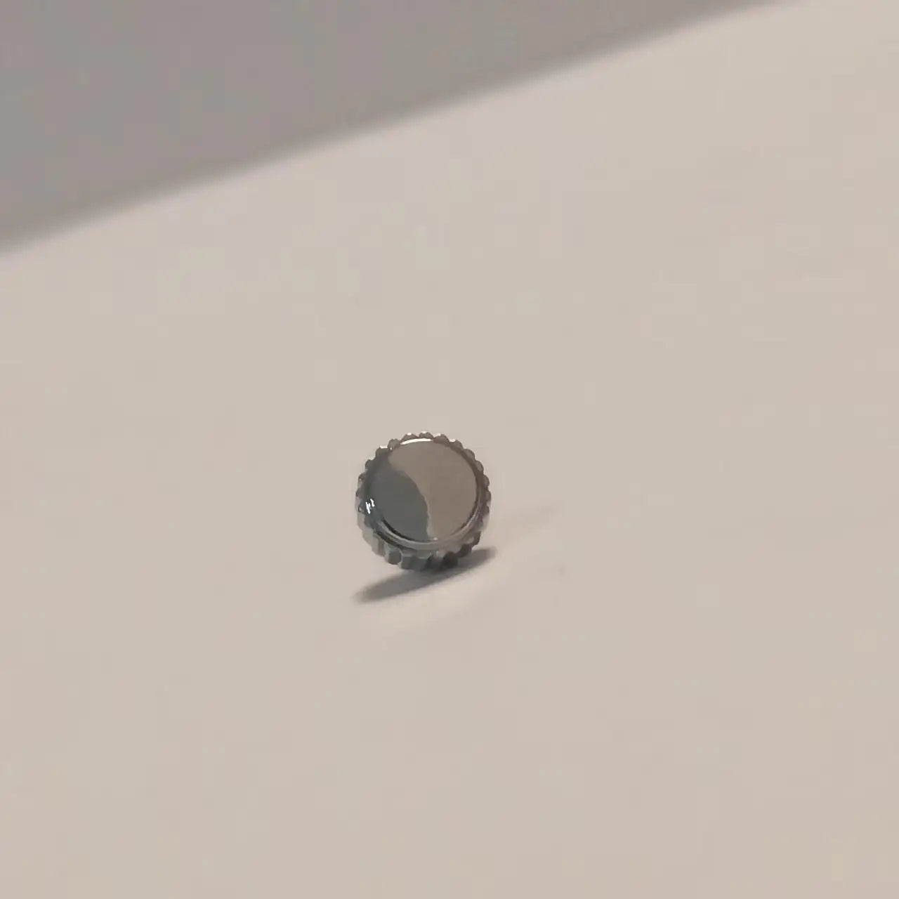 Couronne de montre de remplacement en acier inoxydable T5986, 6.0mm, trou de 2.0mm avec robinet de 0.9mm et épaisseur de 3.0mm
