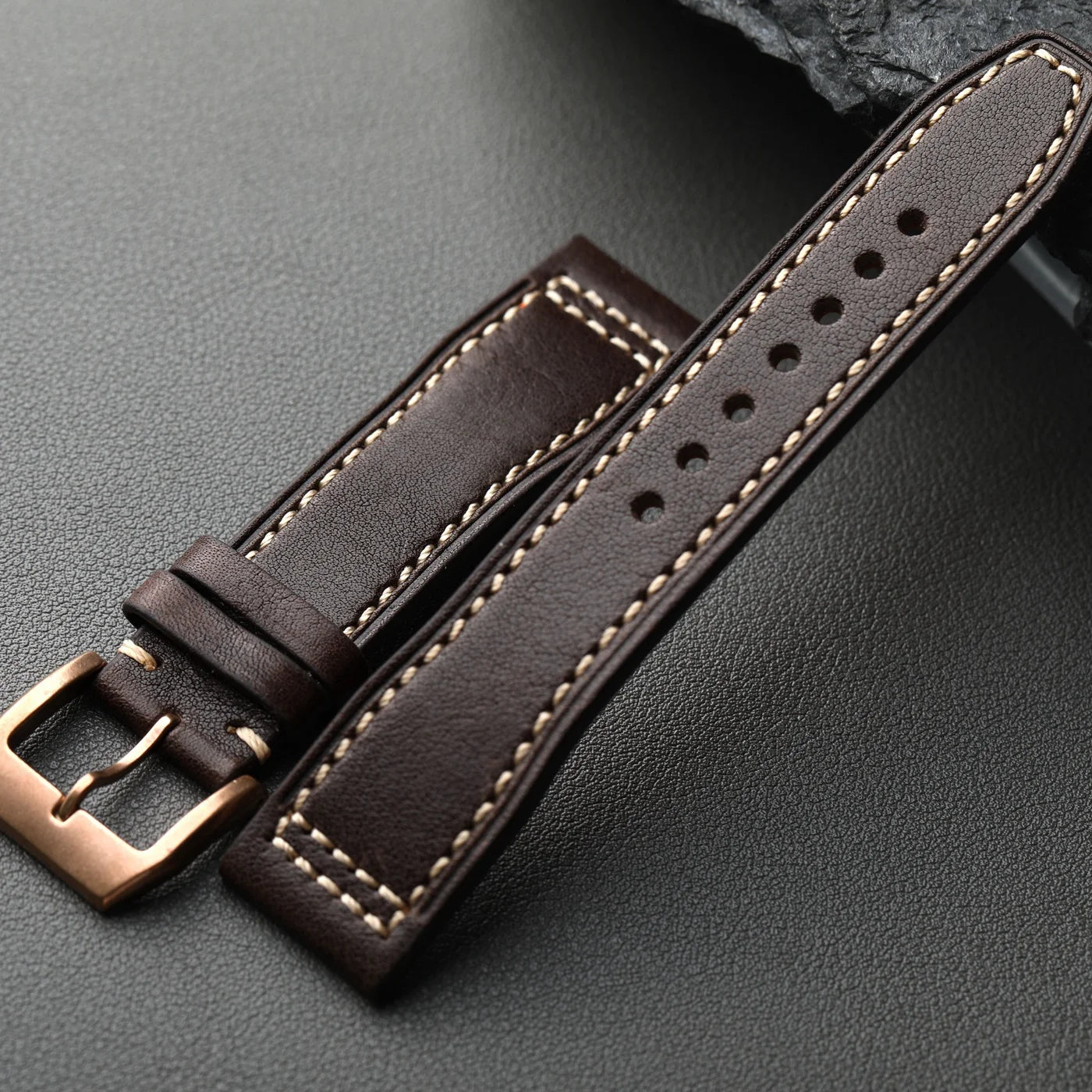 Cinturino con fibbia in bronzo fatto a mano, in pelle marrone scuro da 20MM 21MM 22MM, adatto per cinturino da orologio da pilota in rame puro