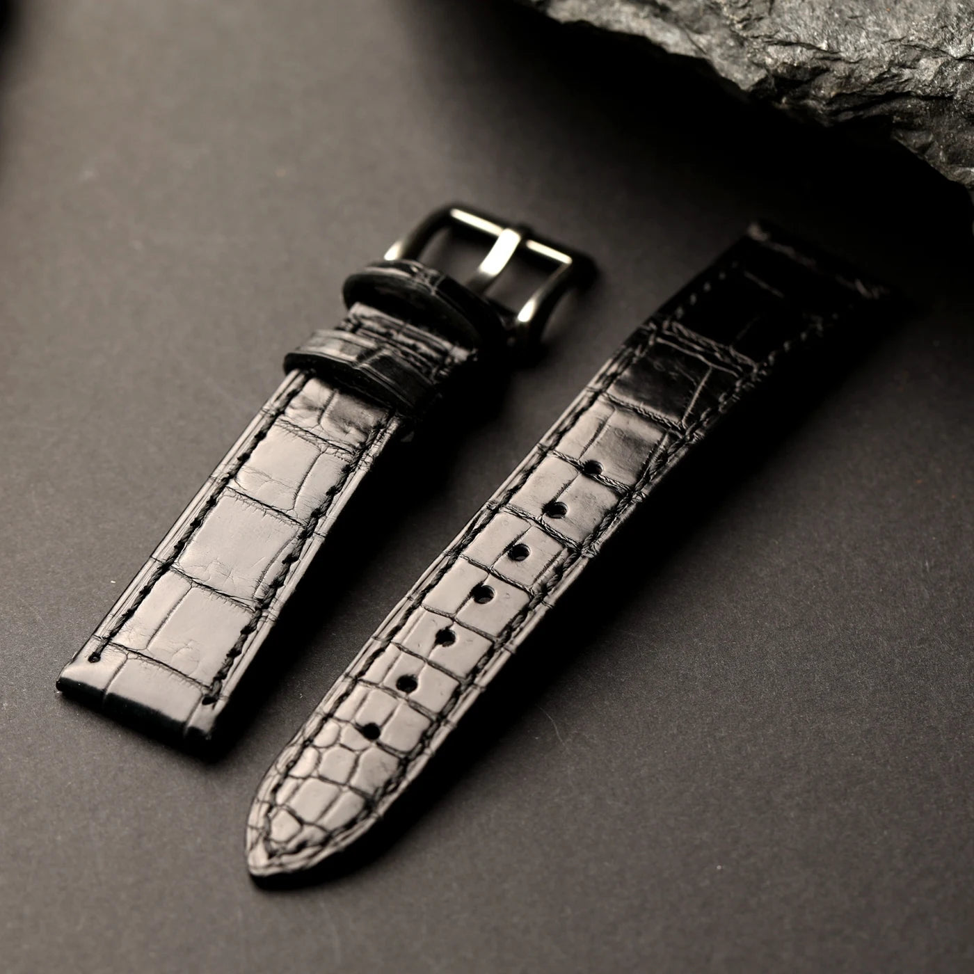 Handmade high-end crocodile leather strap, genuine leather 18 19 20 21 22MM, soft high-end watch strap, retro black strap
