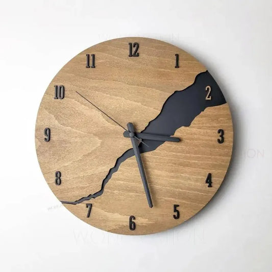 Orologio da parete in legno creativo e minimalista, con effetto crepa, ideale per l'arredamento moderno della casa.