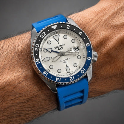 Bracelet montre caoutchouc bleu sur Seiko GMT