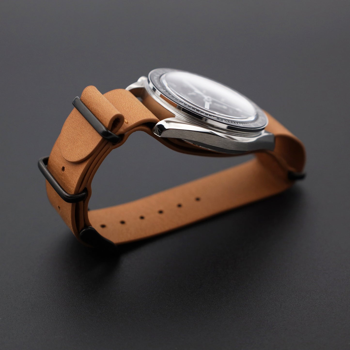 Cinturino per Orologio NATO in Vera Pelle Marrone Chiaro – Fibbia Nera