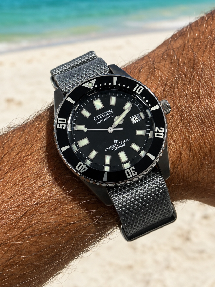 Bracelet de montre gris en nylon de qualité supérieure, coupe Nato original.