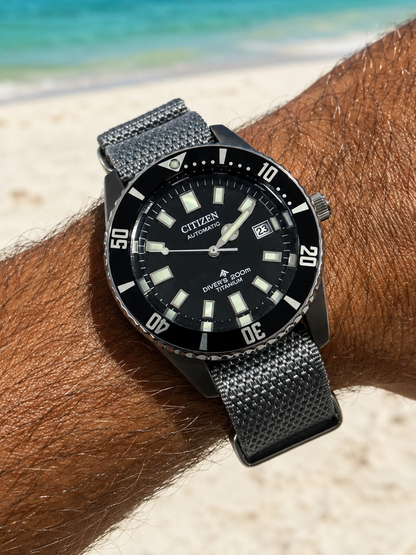 Bracelet de montre gris en nylon de qualité supérieure, coupe Nato original.