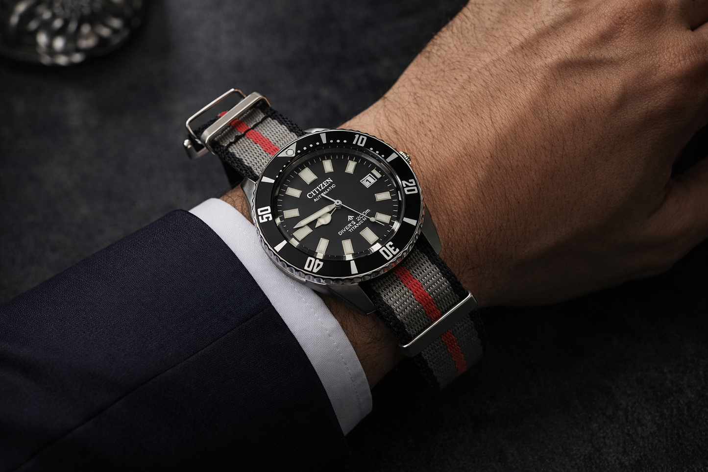 Masar Bracelet Montre NATO Nylon Gris Rouge Noir - Boucle Acier Brossé – Homme