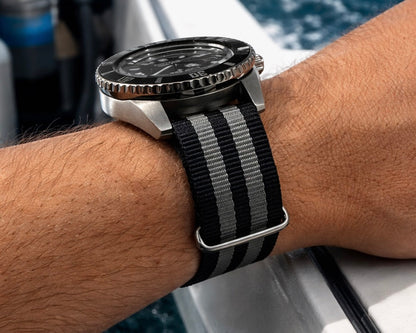 Cinturino per orologio Nato Nylon Nero/Grigio - James Bond - Premium