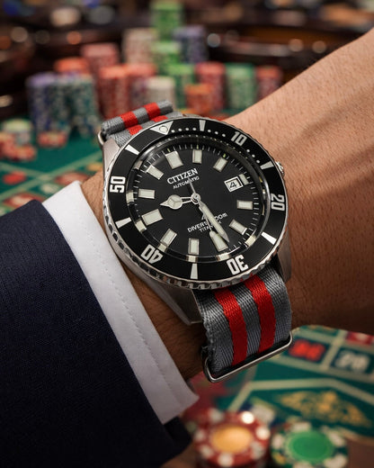 Masar Bracelet Montre NATO Nylon Gris clair / Rouge / Boucle Satin - Souple - Homme