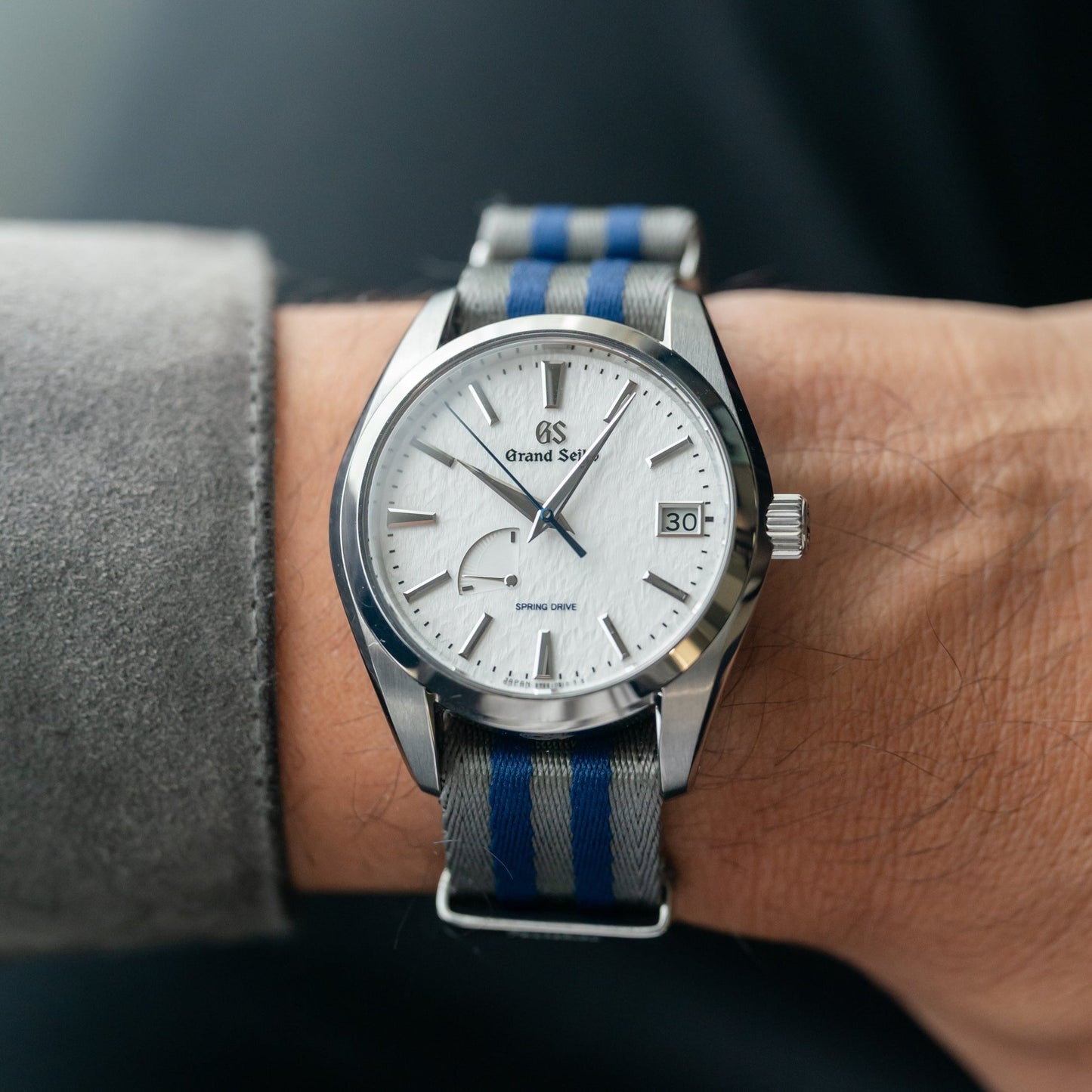 Masar Bracelet de Montre NATO Nylon Gris / Bleu / Boucle Satin - Souple - Homme
