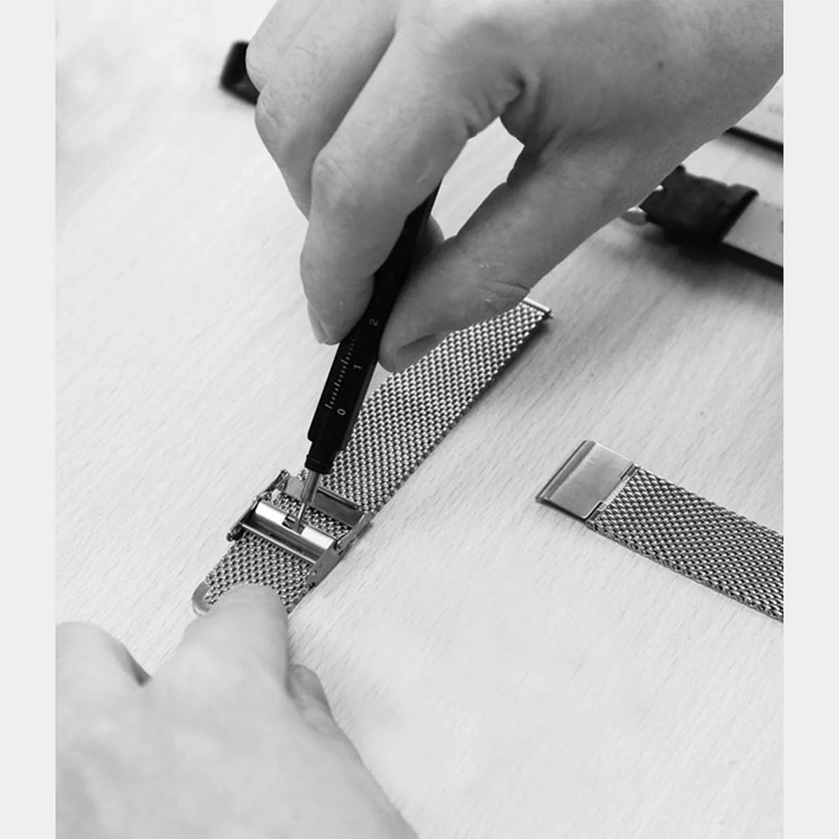 Masar Milanese Mesh Watch Strap, Gold, Fine Mesh, 0.4mm Diameter - Universal